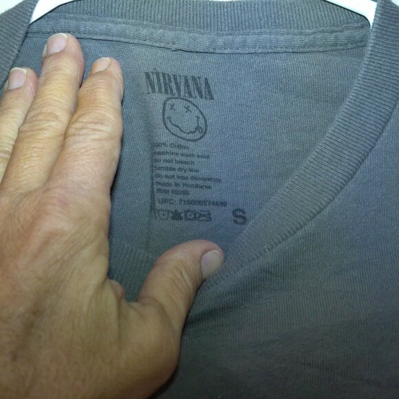 Nirvana Smiley Face Graphic Band T-Shirt Gray Yellow – Size Small - Picture 2 of 2
